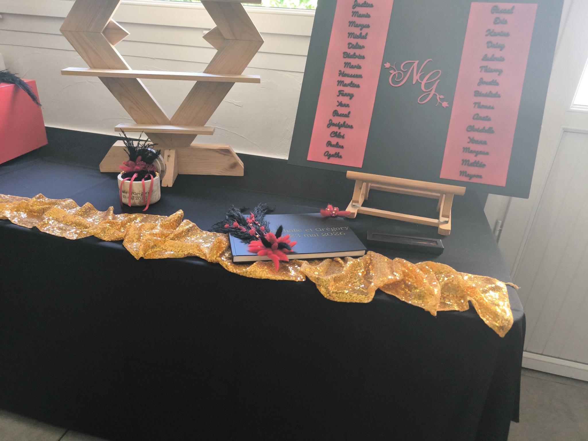 Chevalet de bienvenue et décor de mariage